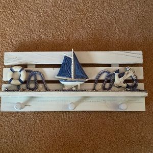 Puzzled beach house bath decor